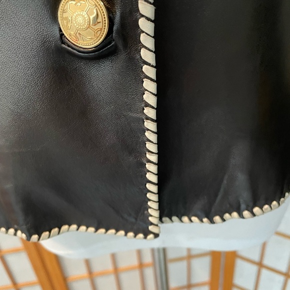 Salvatore Ferragamo Création Gold label leather jacket size 4/6 never worn. - Picture 3 of 15